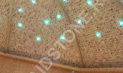 Облицовка хамама мрамором и стеклянной мозаикой