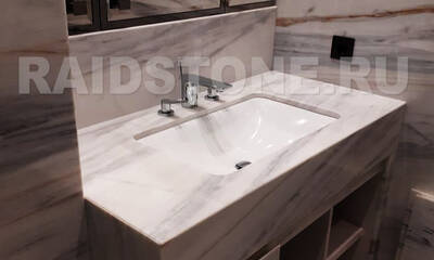 Облицовка ванной мрамором Бьянко Лаза