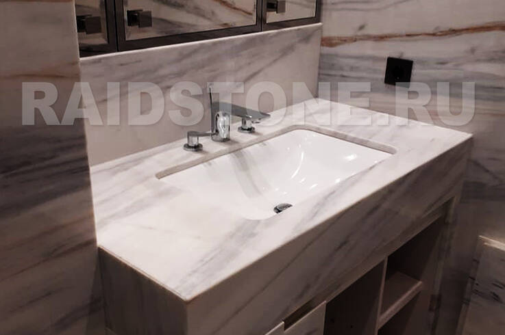 Облицовка ванной мрамором Бьянко Лаза