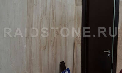 Облицовка пола и стен ванной мрамором Дайно реале