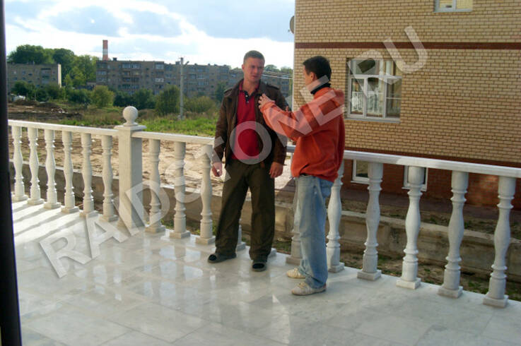 Монтаж мраморных плит, балясин, перил, тумб из мрамора.