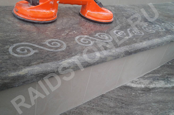 Монтаж овальных ступеней из гранита