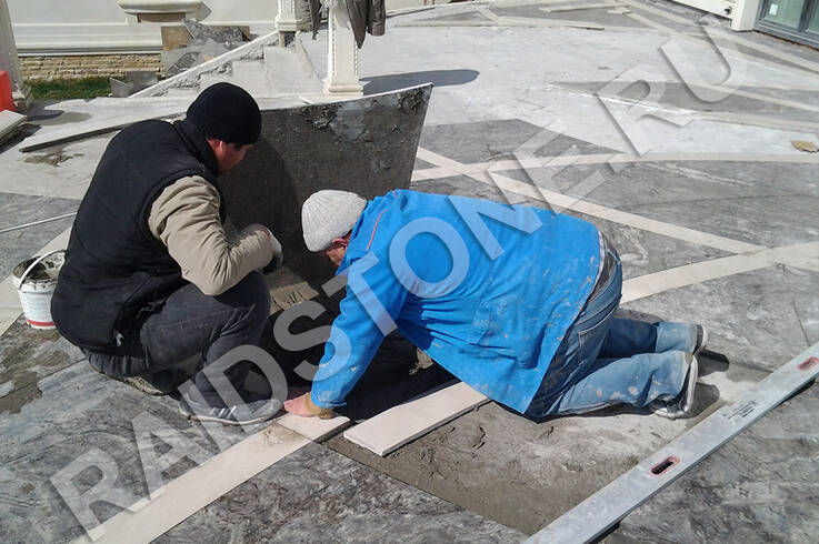 Монтаж пола из гранита (гидроабразивная резка)