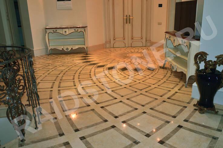 Облицовка пола мрамором (гидрорез)