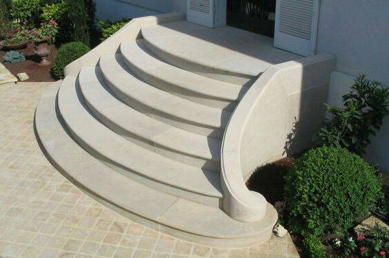 Облицовка входной группы из травертина