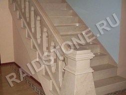 Ступени из мрамора Крем марфил классика