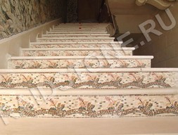 Ступени-мрамор Крема Марфил, подступени-мозаика