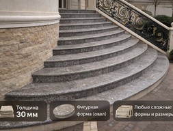 Ступени из гранита Кайрус с орнаментом