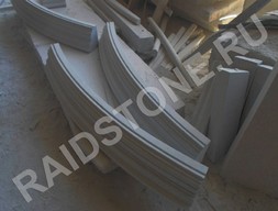 Поручень круглой формы на ограду террасы