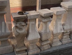Балясины из травертина