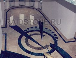 Облицовка пола в холле частного дома мрамором