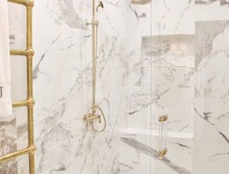 Ванная комната из мрамора Арабескато Арабика (Италия)