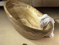 Ванна из оникса