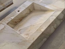 Щелевая каменная раковина