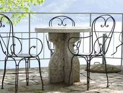 Садовая мебель из гранита крошка