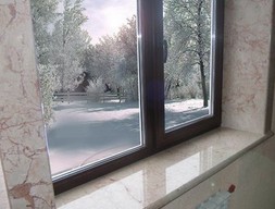 Подоконник из мрамора Крема Нова с откосами