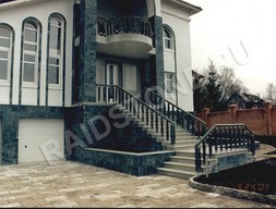Крышки на столбы из камня