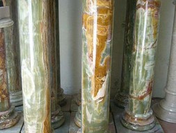 Тумбы из оникса