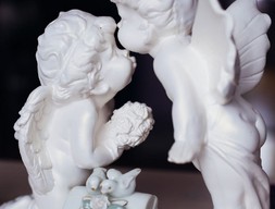 Скульптура ангелов из Греческого мрамора