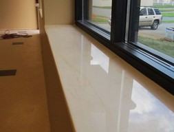 Подоконник из мрамора Crema Marfil