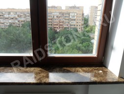 Подоконник из мрамора Emperador Dark