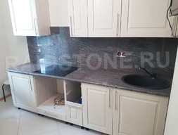 Столешница с фартуком для кухни из гранита Парадизо