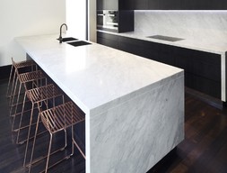 Столешница из мрамора Bianco Carrara
