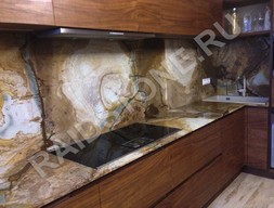 Столешница и фартук из гранита Тай Дай (Бразилия)