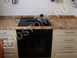 Столешница из гранита Голден Перса (Бразилия)