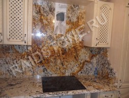 Столешница с фартуком из гранита Тропикал Тресур