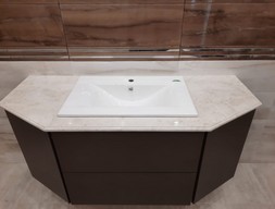 Мраморная столешница бежевого цвета