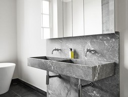 Столешница с раковиной из серого мрамора Аэлла