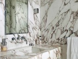 Столешница с раковиной из мрамора Calacatta